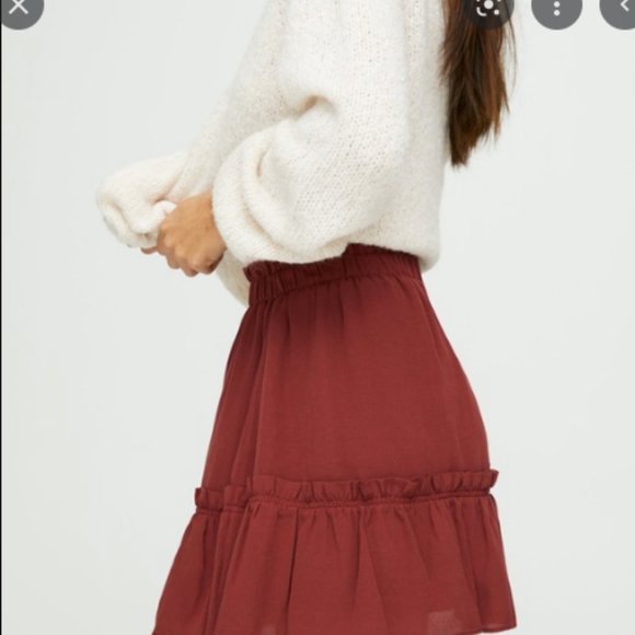 ARITZIA MINI SKIRT - Picture 2 of 2